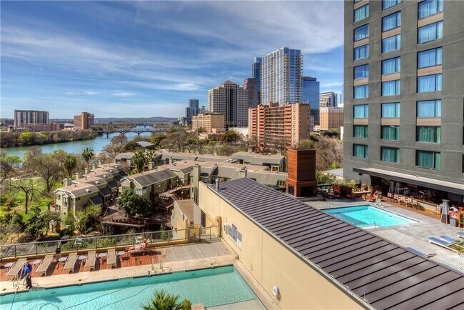 Building Photo - 603 Davis St