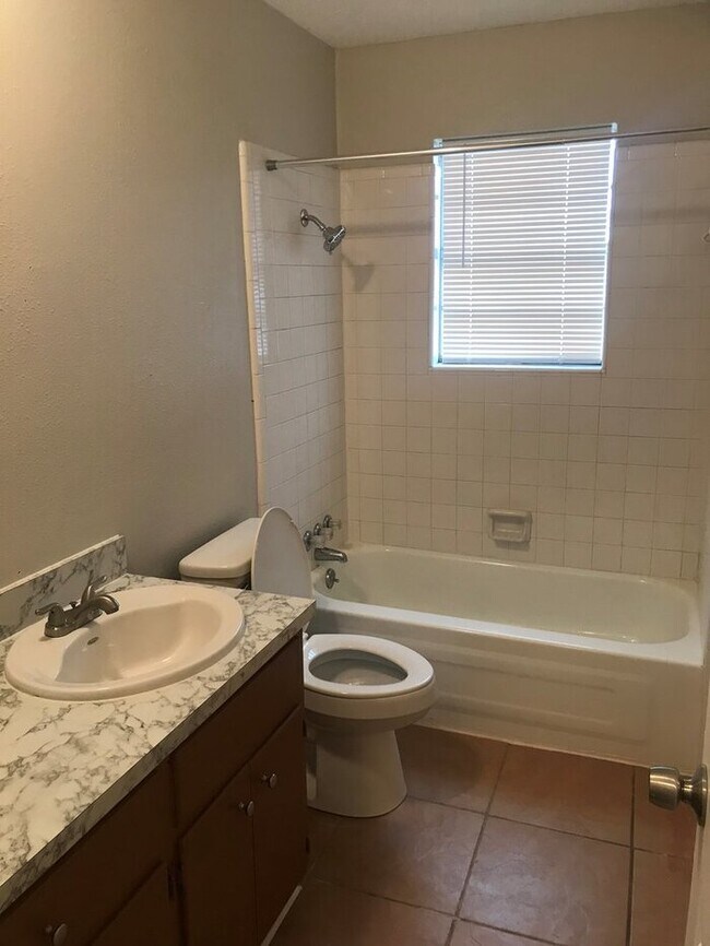 Building Photo - NEWLY REMODELED WEST SHREVEPORT HOME