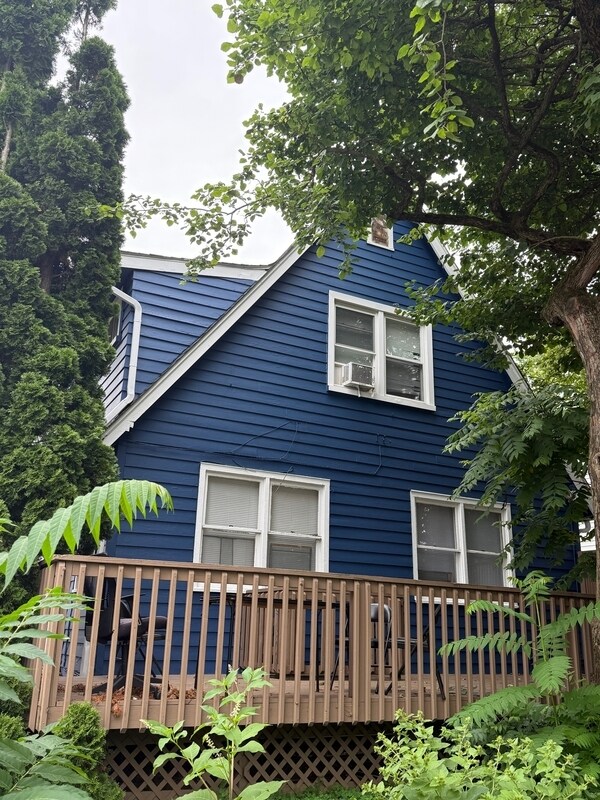 Building Photo - 900 Woodlawn Ave