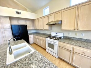 Building Photo - 290 Tayman Park Ave