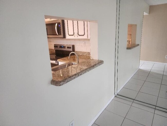 Foto del edificio - 3591 Inverrary Dr