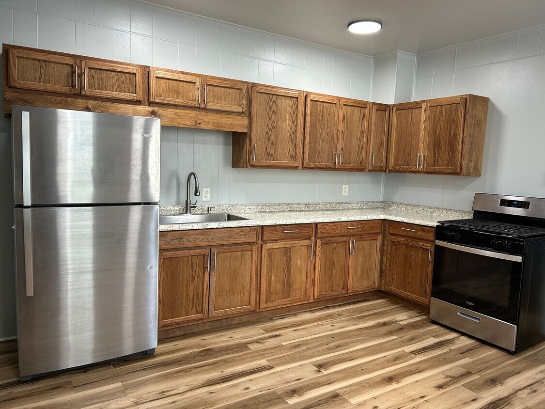 Foto principal - 643 S 9th St
