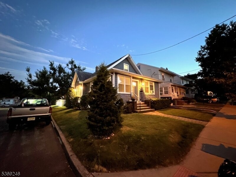 Primary Photo - 191 E 9th St