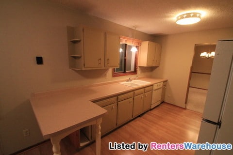 Building Photo - Spacious Colonial Retreat on an Expansive Wooded Lot in Shoreview
