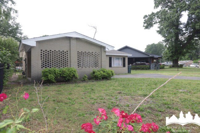Foto del edificio - 5142 Fairley Rd