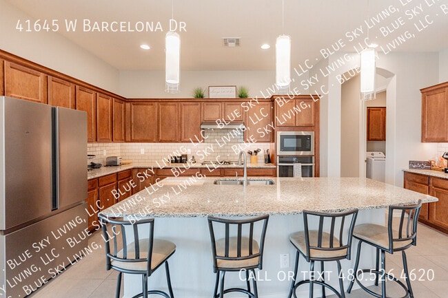 Building Photo - 41645 W Barcelona Dr