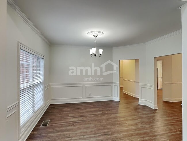 Building Photo - 311 Annadel St