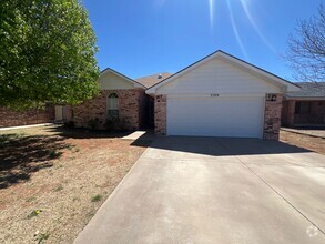 Building Photo - 3709 Benjamin Davis Dr