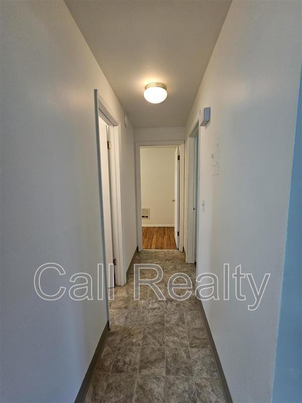 Building Photo - 6412 N Normandie St