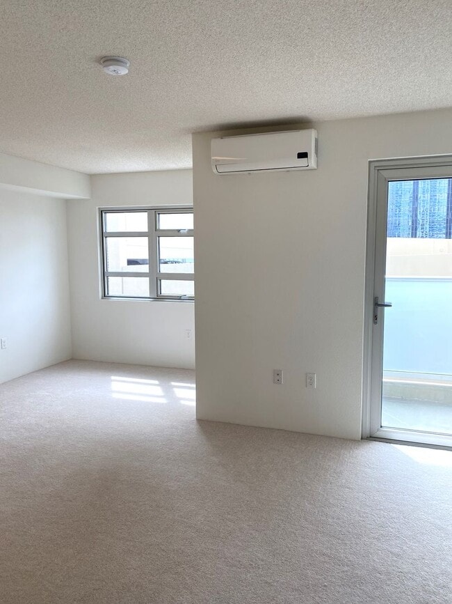 Building Photo - 801 South St