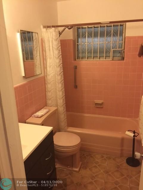 Foto principal - 2241 Monroe St