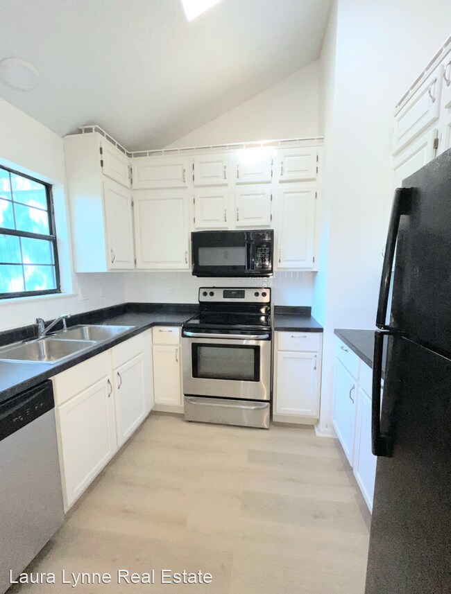 Building Photo - 1 br, 1 bath House - 8133 Holmes Rd Unit 203