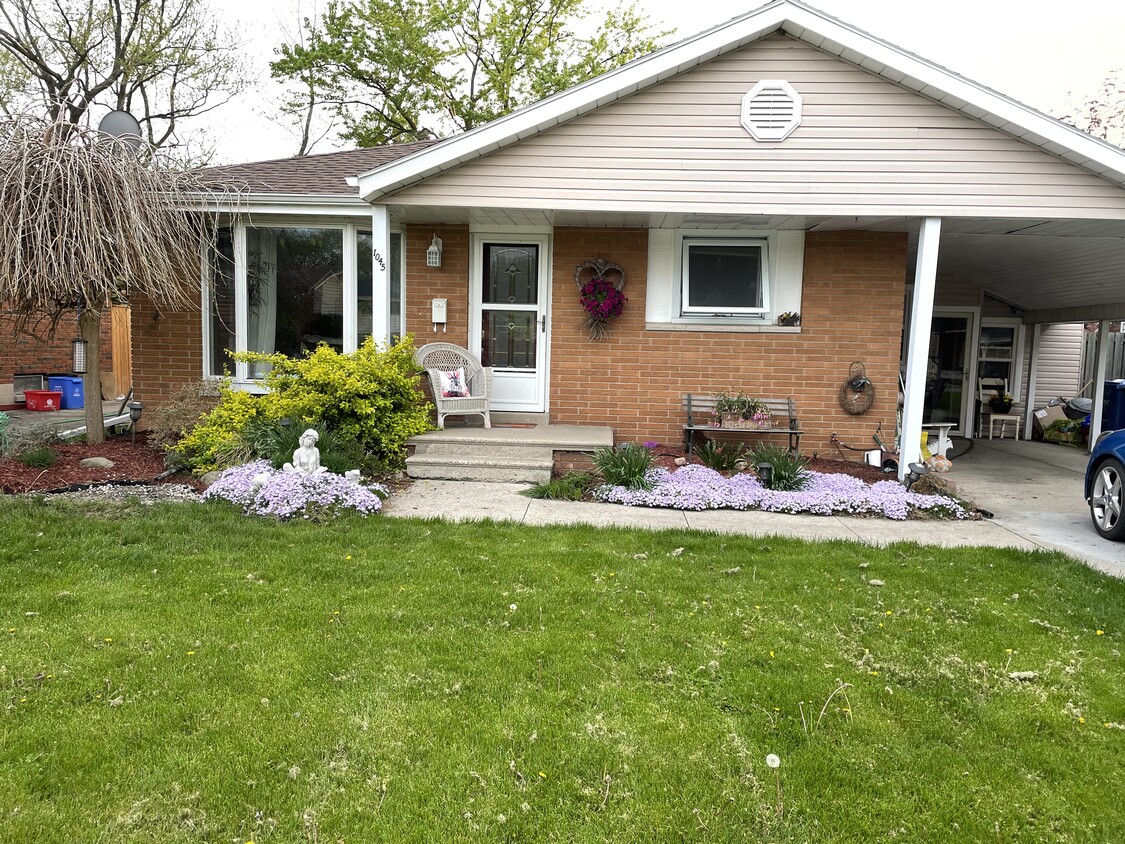 Primary Photo - 1045 Coventry Crt