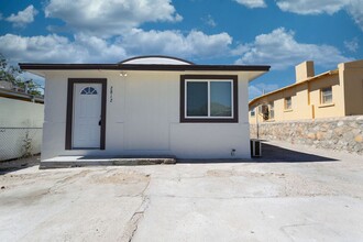 Building Photo - 2812 Porter Ave