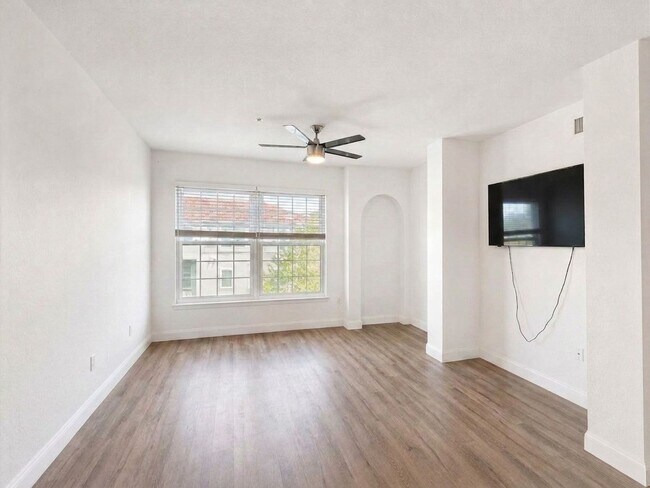 Building Photo - 3-bedroom + den, 2-bath condo at The Tides at Pelican Landing