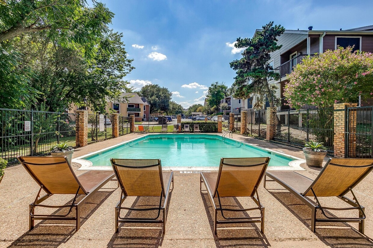 Highland Cove Apartments in Waco, TX