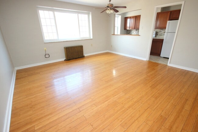 Hardwood 2 Bedroom - FRIENDSHIP COURT