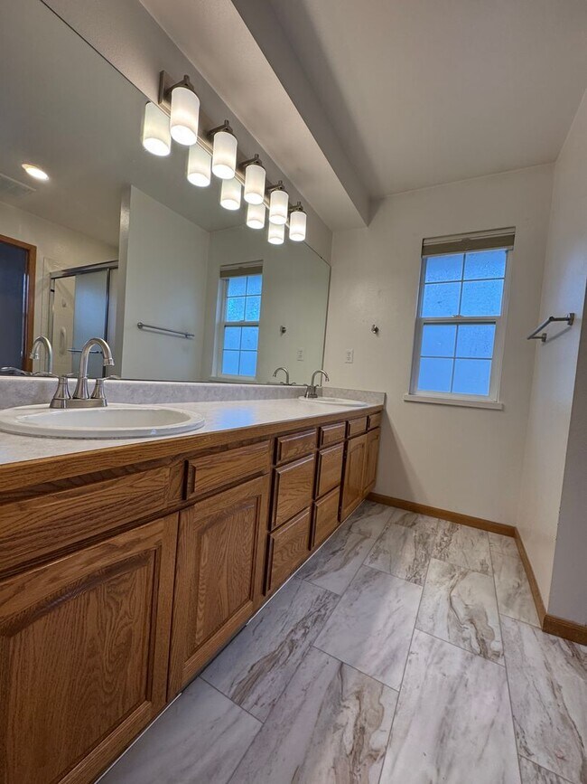 Foto del edificio - Beautiful home in English Ranch subdivision