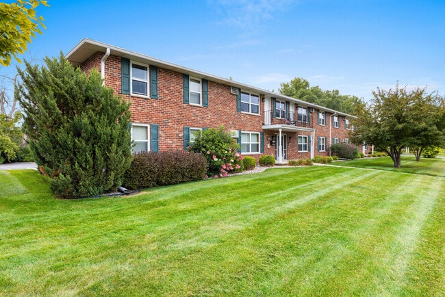 Building Photo - Roland Lane Apartments