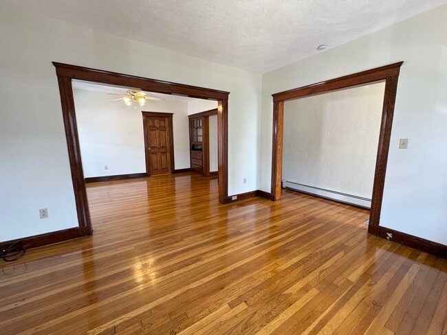 Building Photo - 10 Laurel Terrace