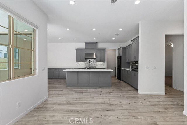 Building Photo - 112 Menkar