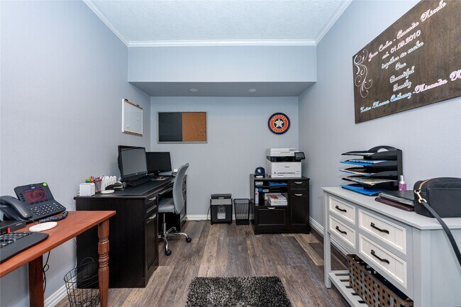 Foto del edificio - 10706 Plum Dale Way