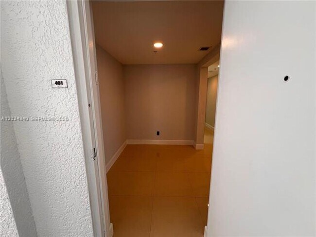 Building Photo - 14951 Royal Oaks Ln