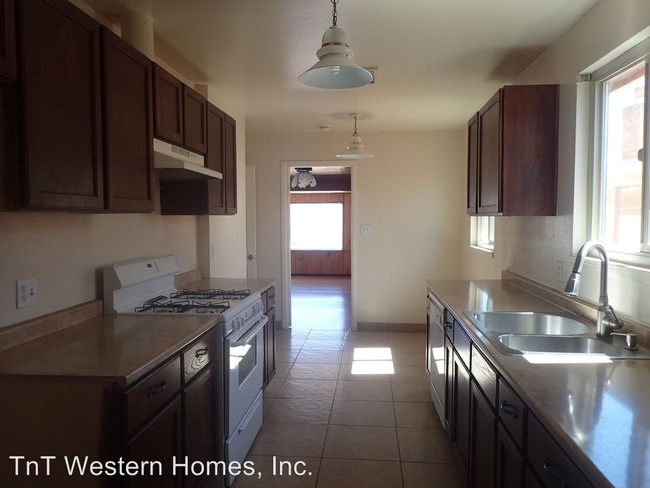 Building Photo - 3 br, 1.5 bath House - 319 E Church Ave