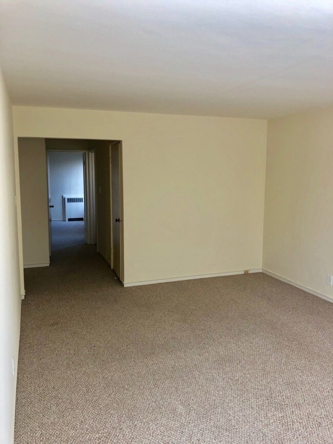 Building Photo - Beautiful Top Floor Inner Richmond 1 Bedroom!