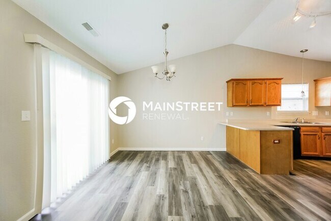Building Photo - 3 Bedroom Pet-Friendly Home in INDIANAPOLIS, IN with Main Street Renewal