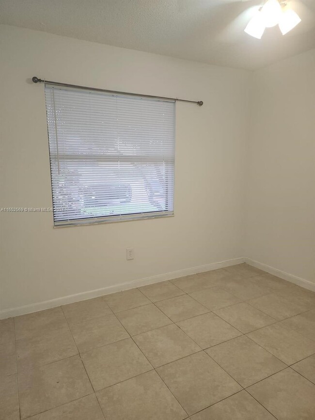 Foto del edificio - 2 bedroom in Miami FL 33179