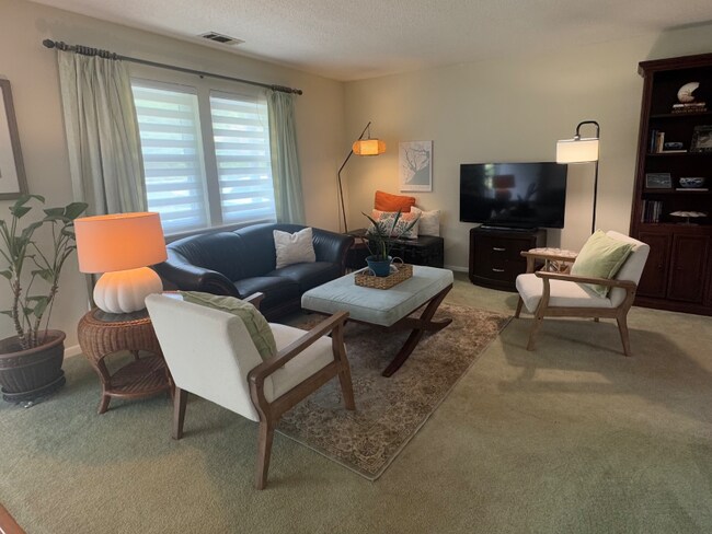 Foto del edificio - 620 Broad River Dr