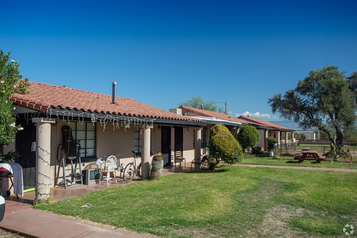 Building Photo - Owl Lodge