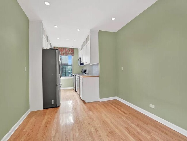 Foto del edificio - 359 Ovington Ave