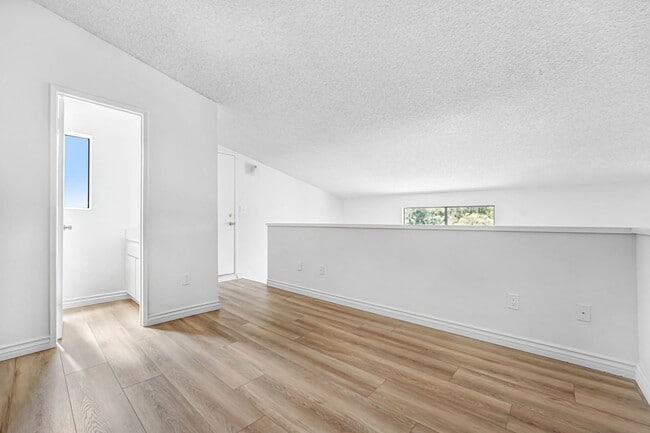 Building Photo - 3415 McLaughlin Ave