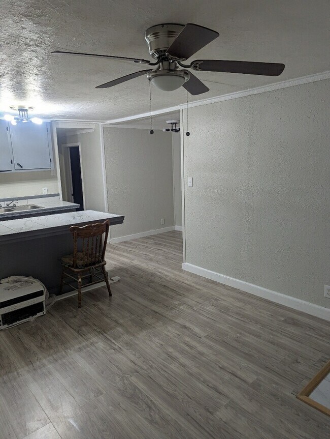 Foto del edificio - 3703 Martin St