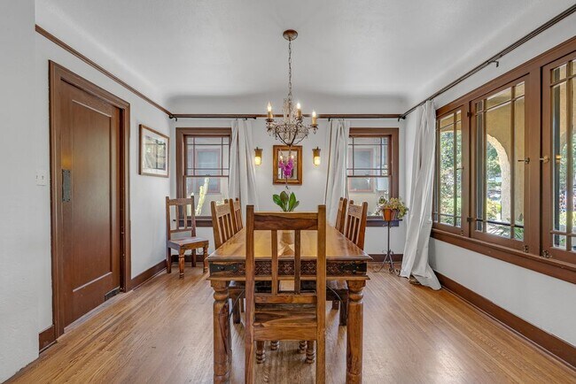 Foto del edificio - 1053 N Mar Vista Ave
