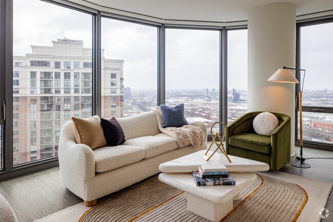 Interior Photo - 1001 South State