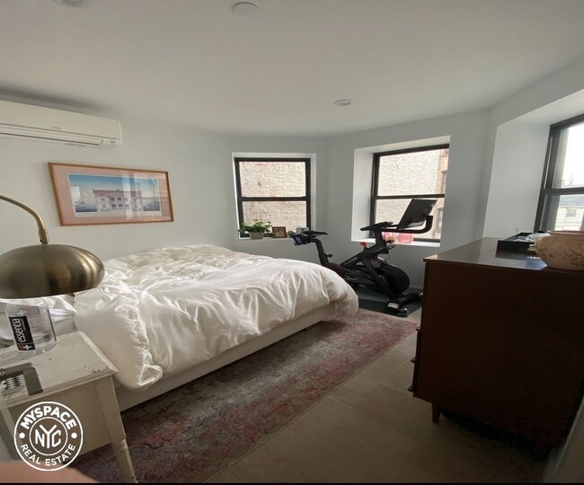 Foto del edificio - 287 Hawthorne St