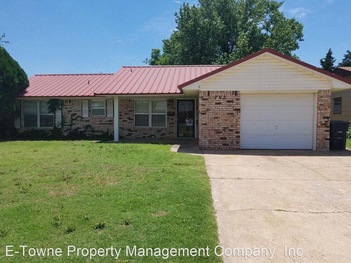 705 Quapaw Dr, Enid, OK 73701 House Rental in Enid, OK