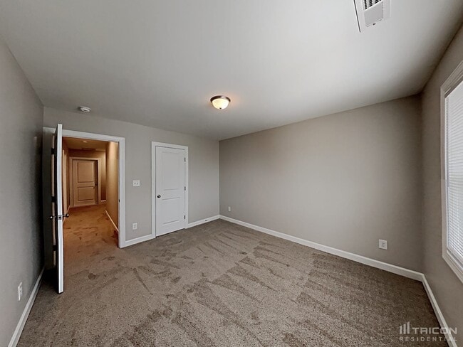 Building Photo - 257 Fender Dr