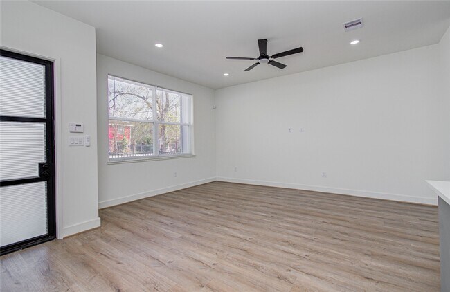 Foto del edificio - 4605 Edison St