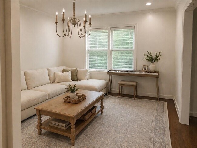 Building Photo - 505 Forest Hills Dr