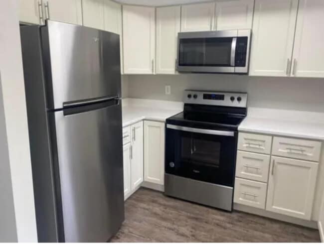 Foto del edificio - 7767 Hansgrove Ct