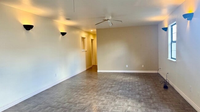 Foto del edificio - 1239 Chittenden Ave