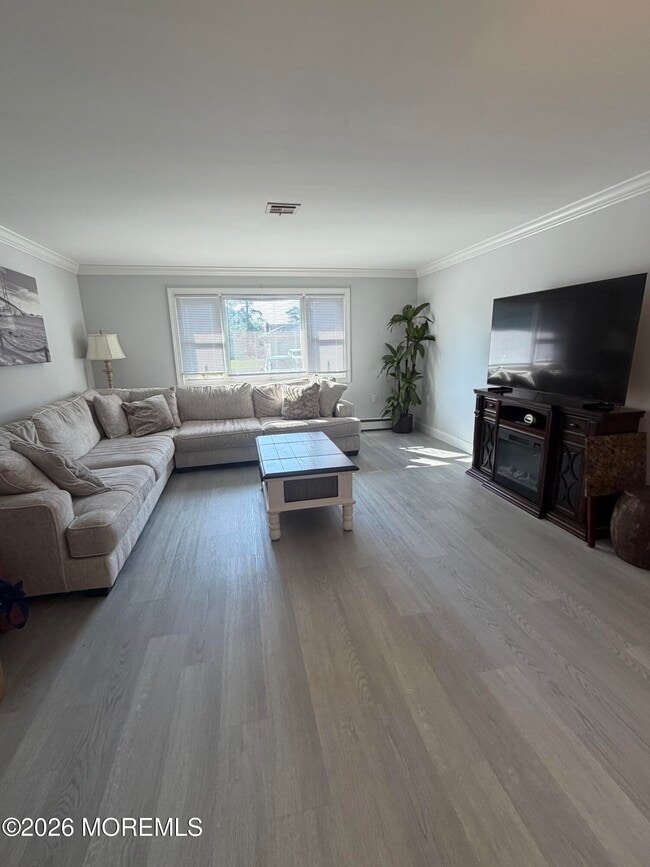 Building Photo - 15 St Tropez Ct