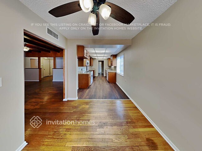 Building Photo - 14251 Minnehaha St