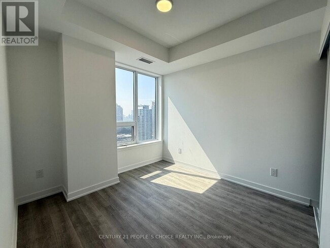 Building Photo - 5105 Hurontario St