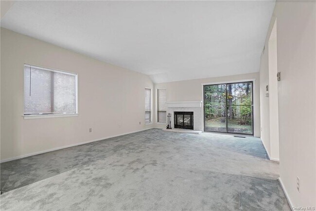 Building Photo - 576 Heritage Hills