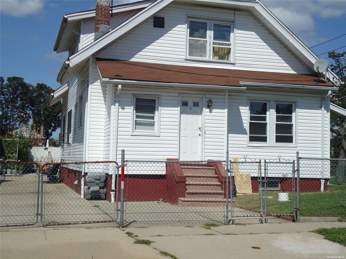 Building Photo - 99-18 222nd St